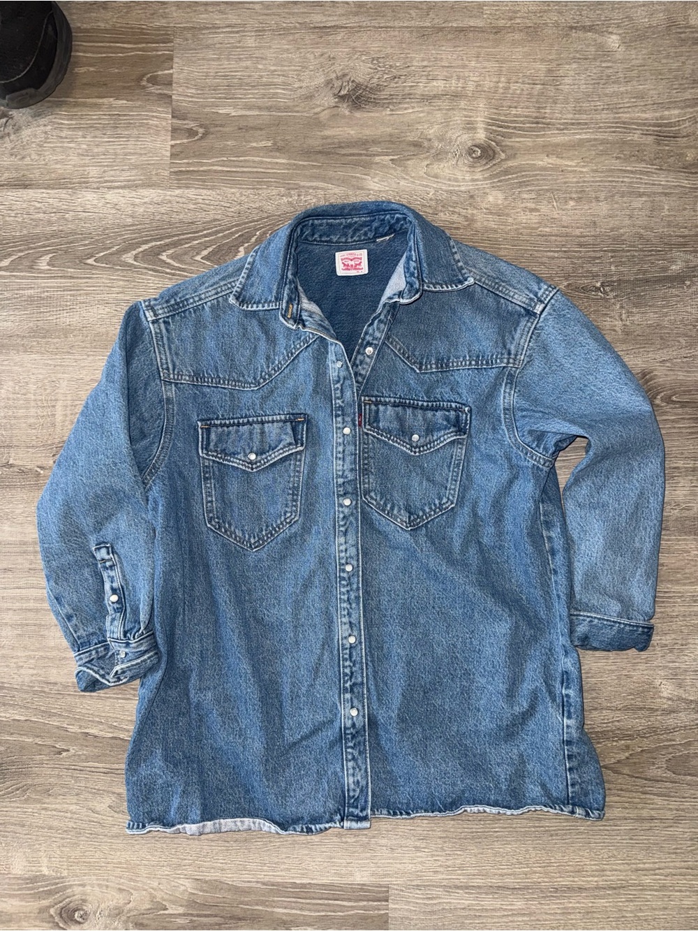 Levi's women’s Medium Blue Denim Western Shirt
